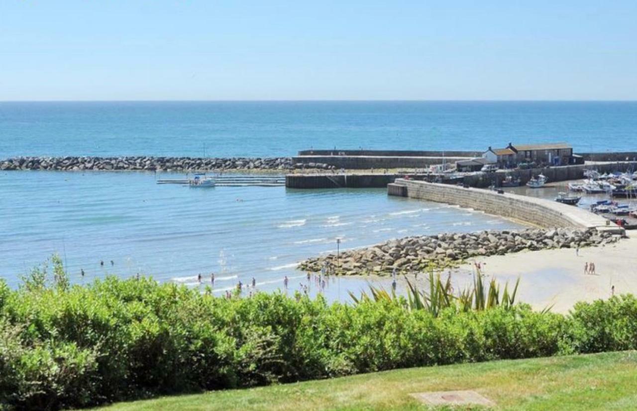Little Monmouth 4 Bedroom Cottage, Old Town Lyme Regis, Dog Friendly And Parking Exterior photo